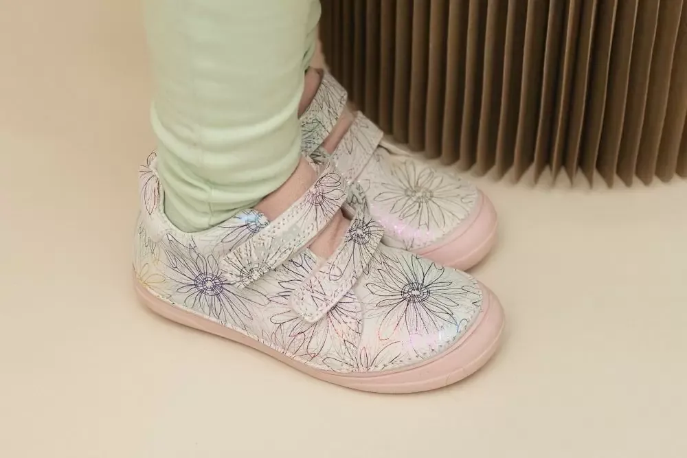 Кросівки для дівчинки D.D.Step Pink з квітковим принтом